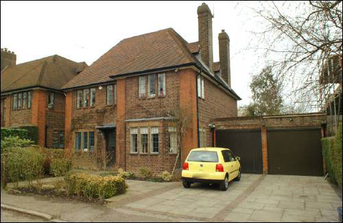 04 Constable Close